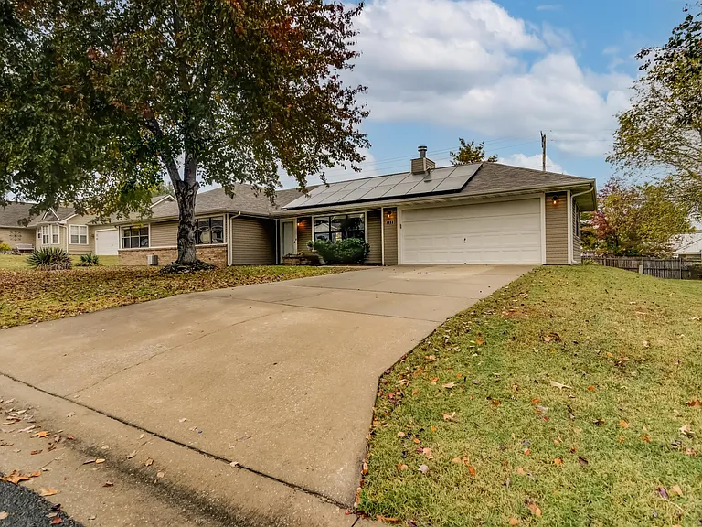 199 Lancashire Dr — Photo 8