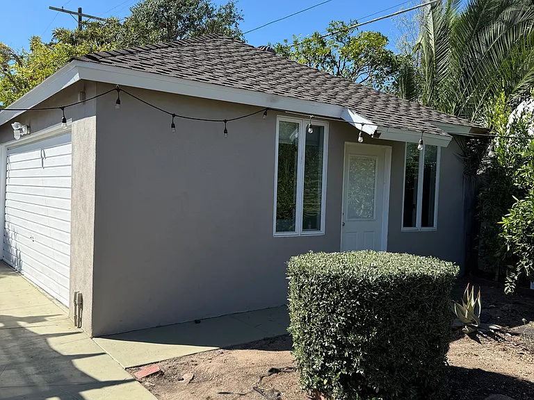 1221 S Curson Ave — Photo 13