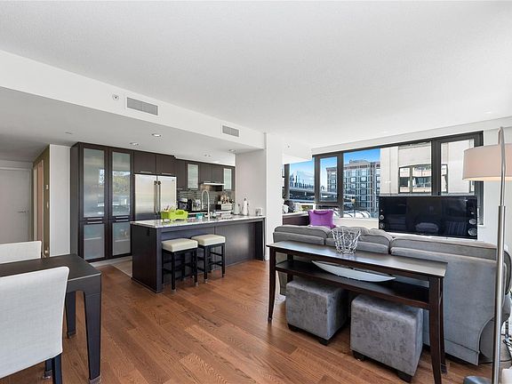 5th image of 608 Broughton St #302