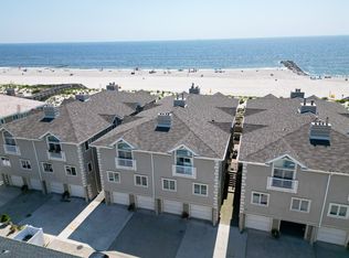 1051 Oceanfront APT 6, Long Beach, NY 11561