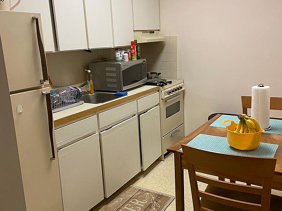 4th image of 1021 Arlington Blvd APT 648