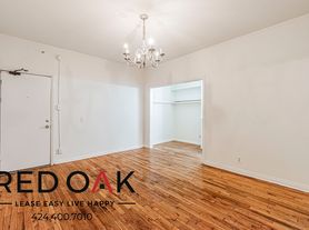 836 Sanborn Ave