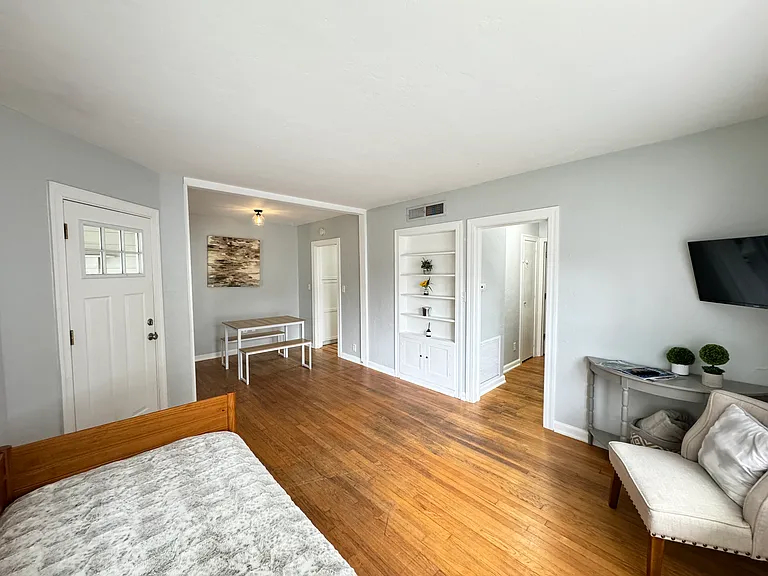 607 E Harwood St #609 — Photo 7