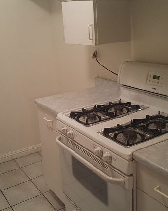 4th image of 18620 Hatteras St Unit 121