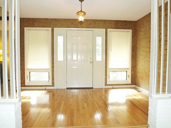 3rd image of 10232 Plantation Dr SE