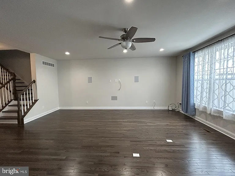 512 Lewis St — Photo 42