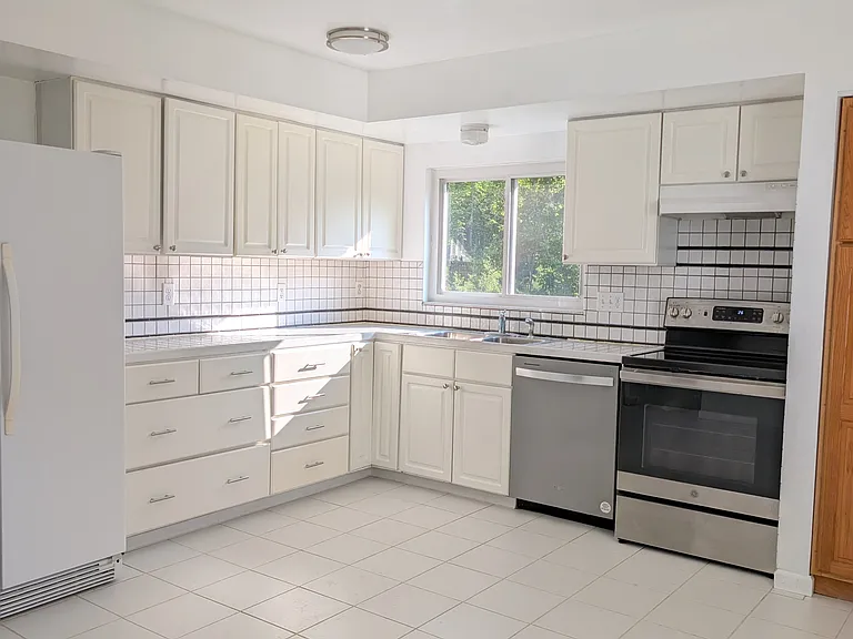 14872 Rutland Cir — Photo 2