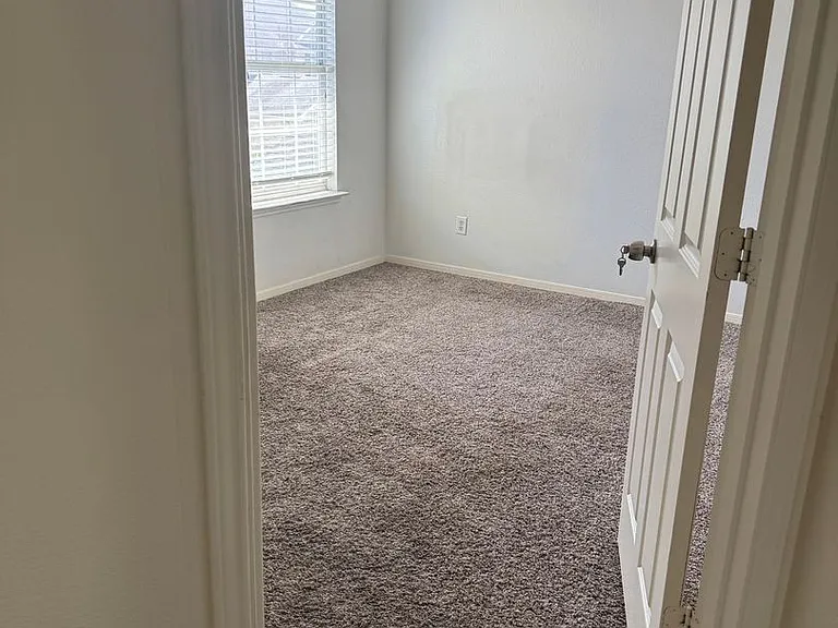2926 Meadowglen Crst — Photo 12