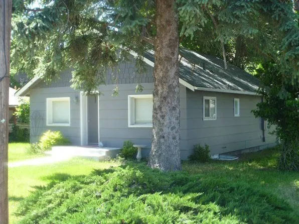 1302 S 4th St, Dayton, WA 99328