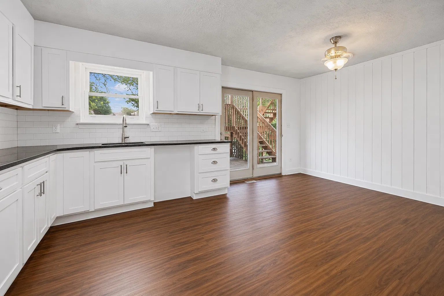3 bed, 1200 sqft, $2,100 — Photo 4