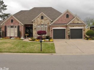 1015 Applewood Dr, Conway, AR 72034