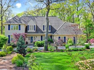 701 Acorn Hill Ln, Oak Brook, IL 60523