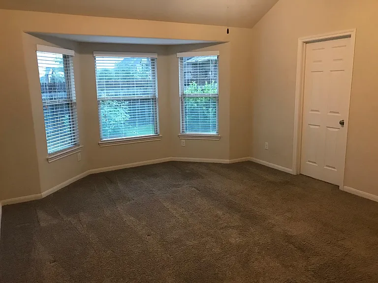 15718 Whispering Green Dr — Photo 7
