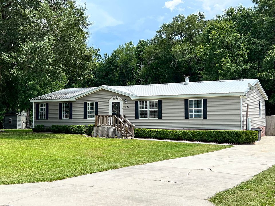 1st image of 541 SW Whitetail Cir