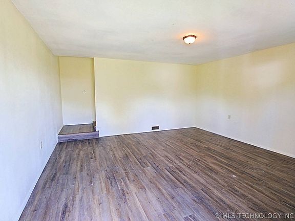 4th image of 422 W Cedar St