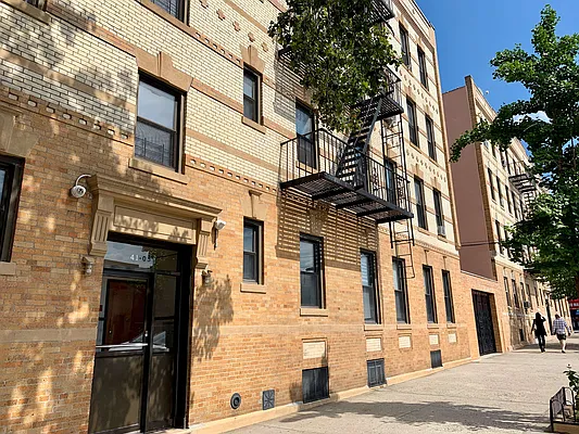 Rented by Vass Stevens Group | media 42