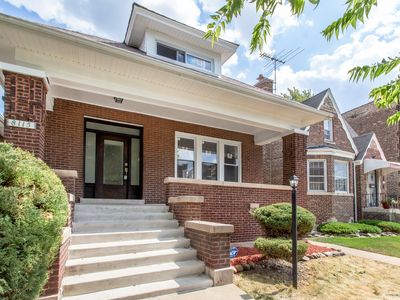 8115 S Loomis Blvd, Chicago, IL, 60620