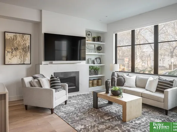 3759 Dewey St, Omaha, NE 68105