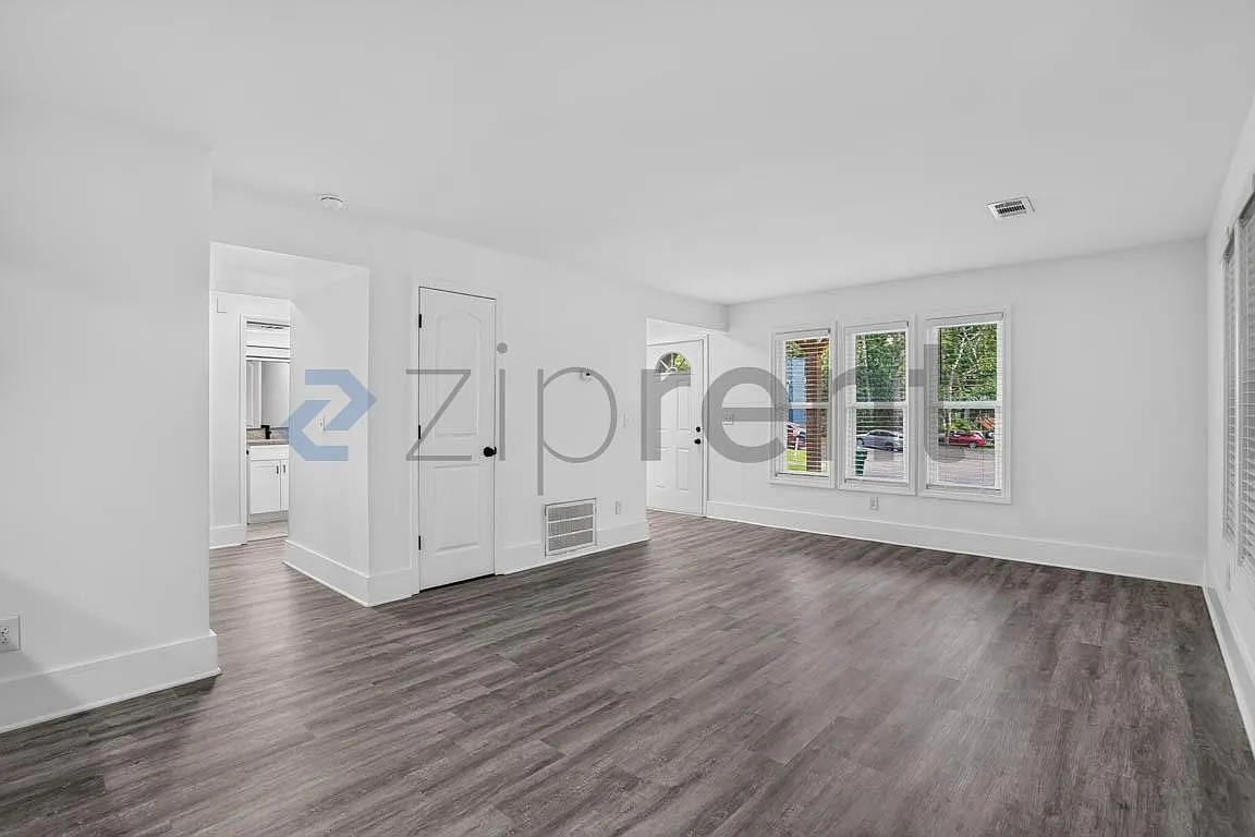 2 bed, 1100 sqft, $1,750 — Photo 4