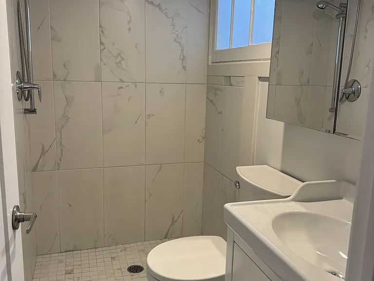 40 Bond St — Photo 14