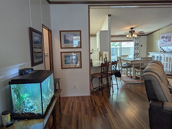 3rd image of 679 Brentwood Dr Unit 4