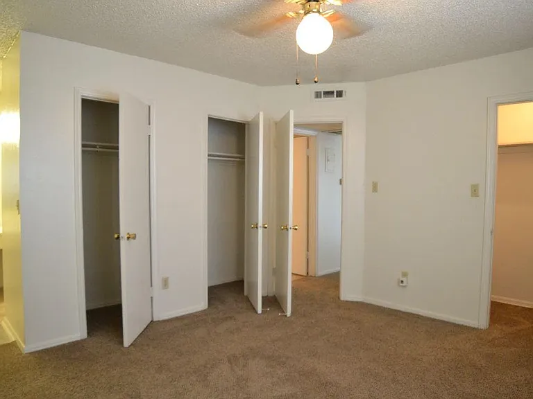 Brentwood Pointe — Photo 8