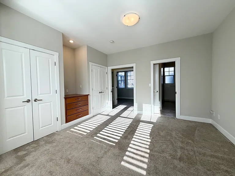 1338 Eddy St — Photo 27