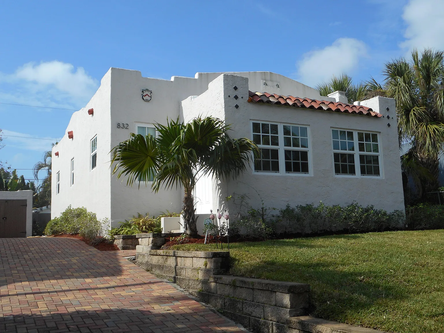 2 bed, 2.0 bath, 1232 sqft, $4,950 — Photo 1