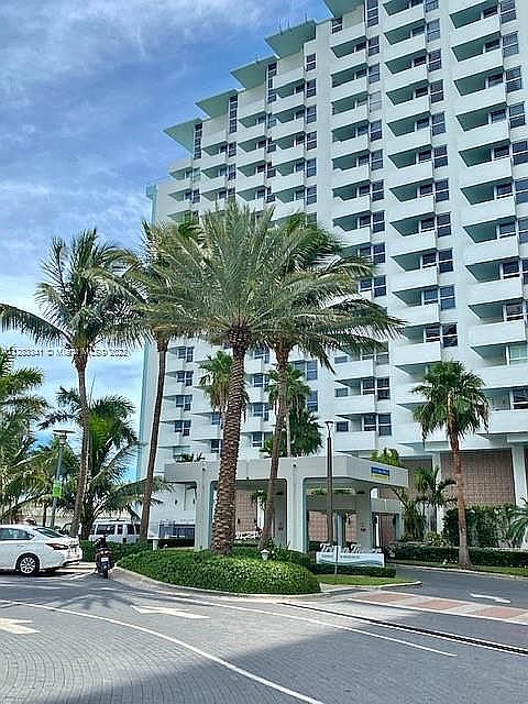 2899 Collins Ave APT 1638, Miami Beach, FL 33140 | Zillow