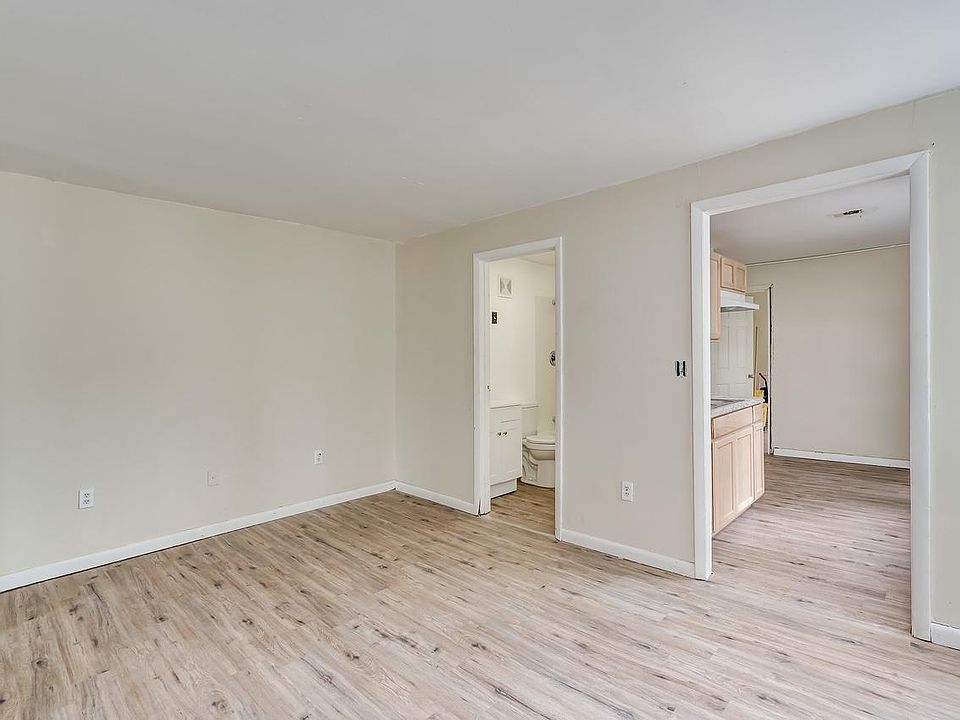 2nd image of 238 E Main St Unit 4