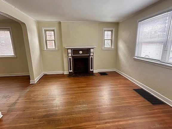 2nd image of 804 Sheridan Ave #0