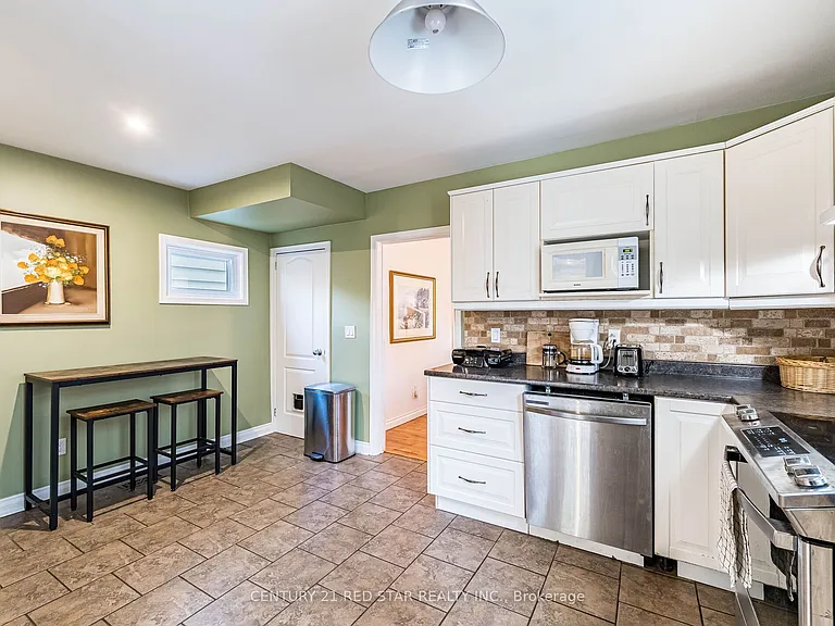 458 Dundurn St S — Photo 21