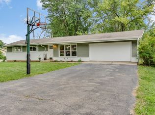 Thomas Rd, Wheaton, IL 60187