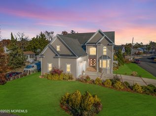 13 Cedar Tree Ln, Toms River, NJ 08753