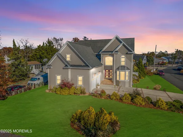 13 Cedar Tree Lane, Toms River, NJ 08753