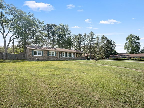2nd image of 223 Skyview Ln