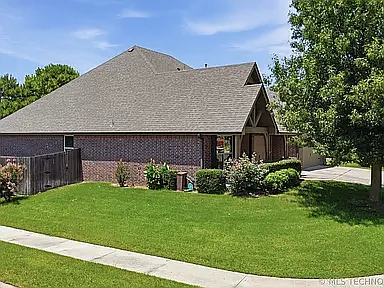 13422 S 19th Ct — Photo 3