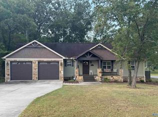 70 Buck Island Dr, Guntersville, AL 35976