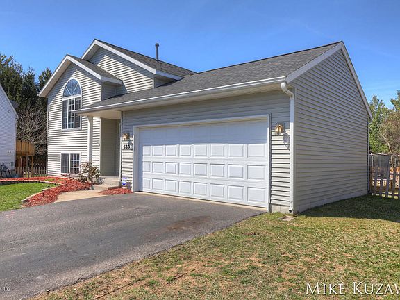 2nd image of 189 Waxwing Ct NE