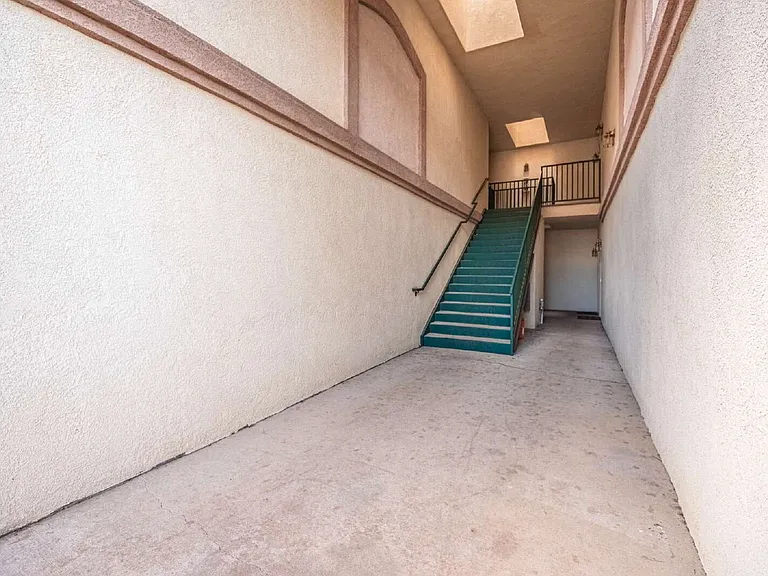 3080 Mandalay Grv #7 — Photo 5