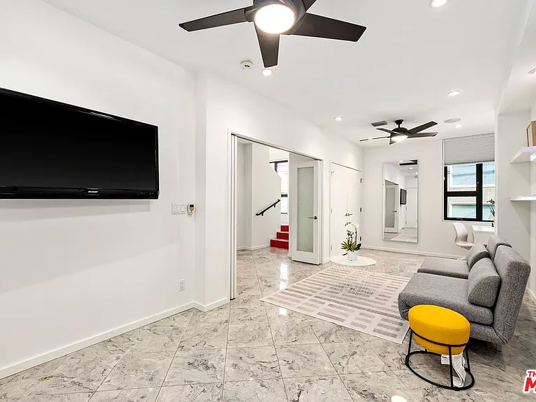 3007 Ocean Front Walk — Photo 17