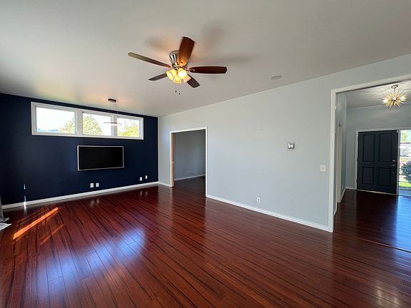 3rd image of 1592 Kingston Way