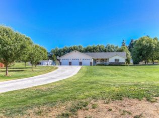 81 Parish Rd, Selah, WA 98942