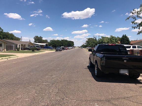 4th image of 1913 E Pecan Ave