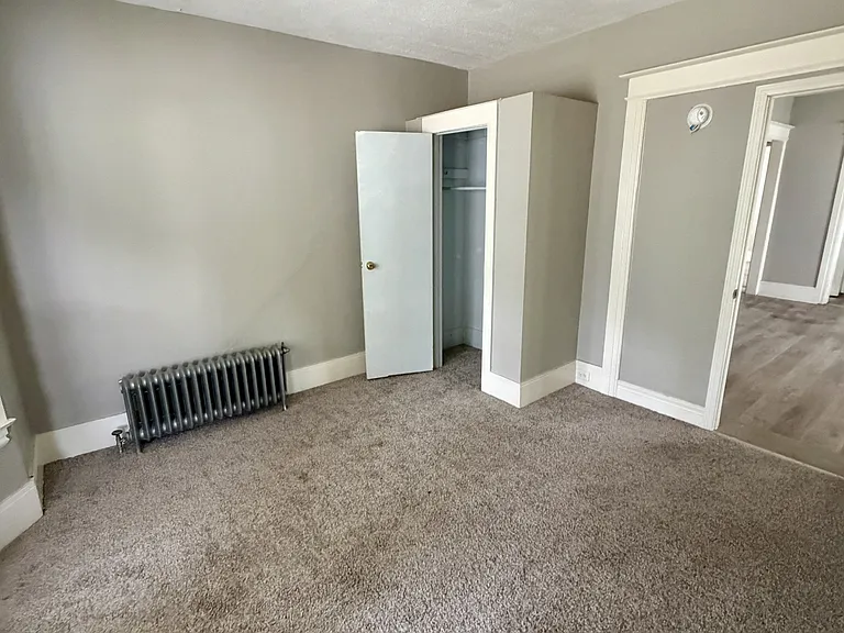 58-60 Sidney St #58 — Photo 10