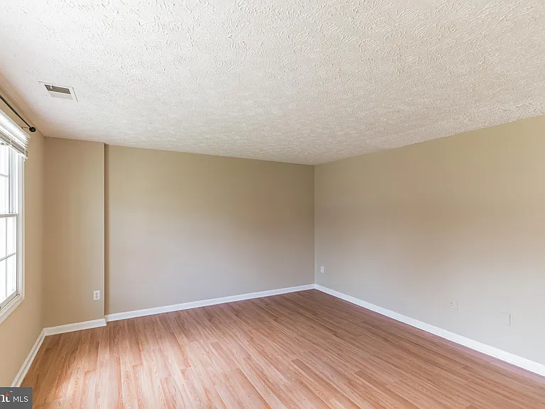 6302 Betsy Ross Ct — Photo 6