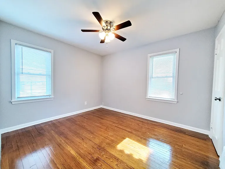 18512 Lewis Dr — Photo 13