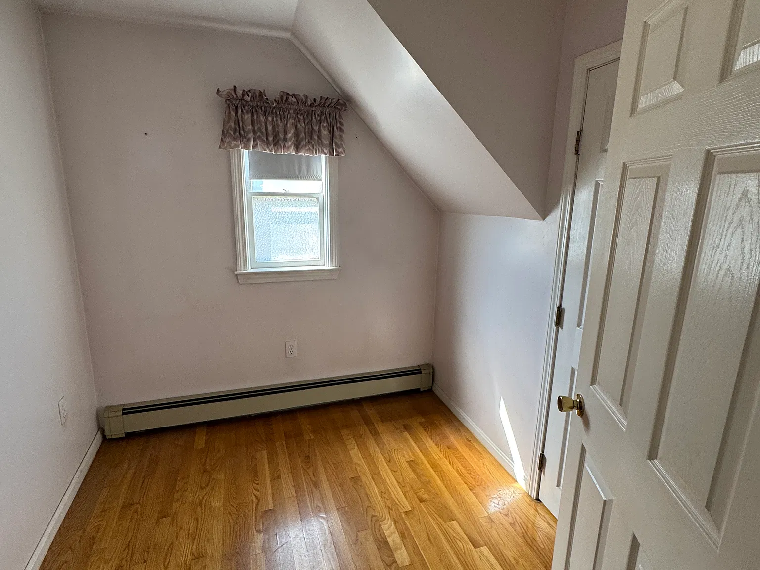 4 bed, 1700 sqft, $4,250 — Photo 3
