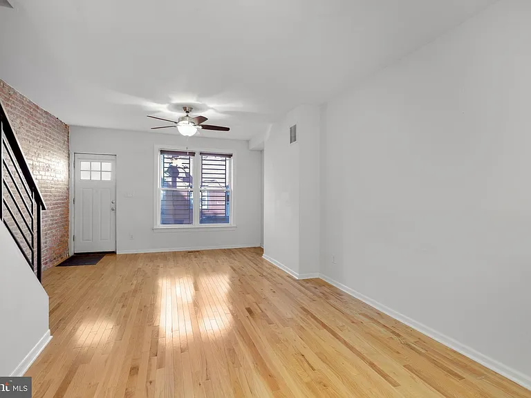 1517 S Lecount St — Photo 5