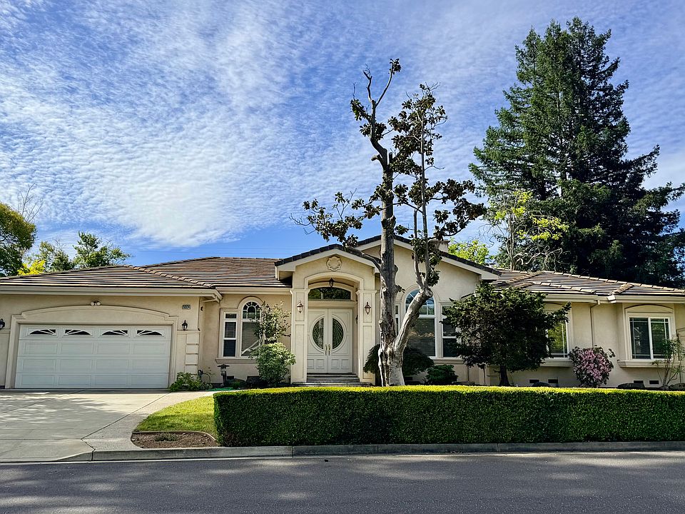 1st image of 20324 Franklin Ave